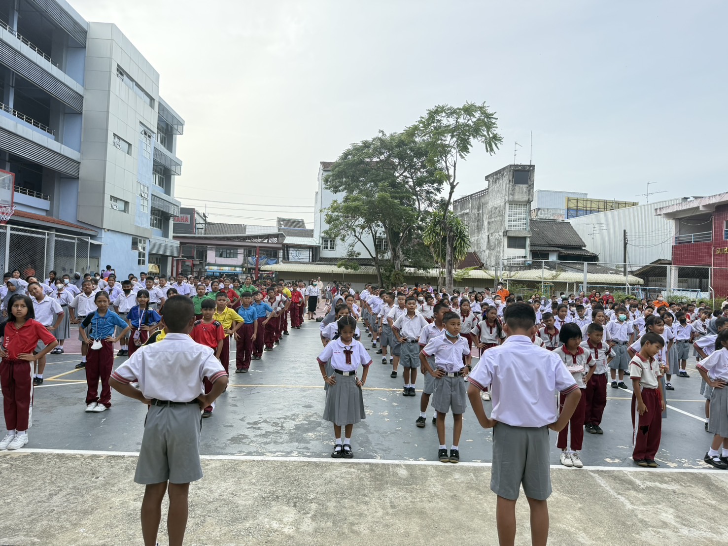 กิจกรรมหน้าเสาธงยามเช้า ออกกำลังกายเสริมสร้างสุขภาพ โดยใช้คีตะมวยไทย